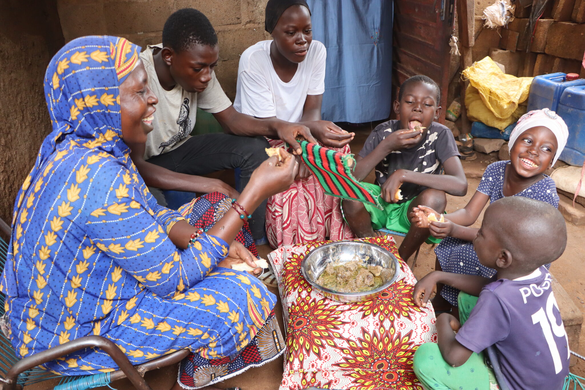 Ramadan 2024 Iftar Meals Islamic Relief Australia   RS351584 Mali Aqeeqa Project 2023 Meat Distribution In Bamako 27 2048x1365 