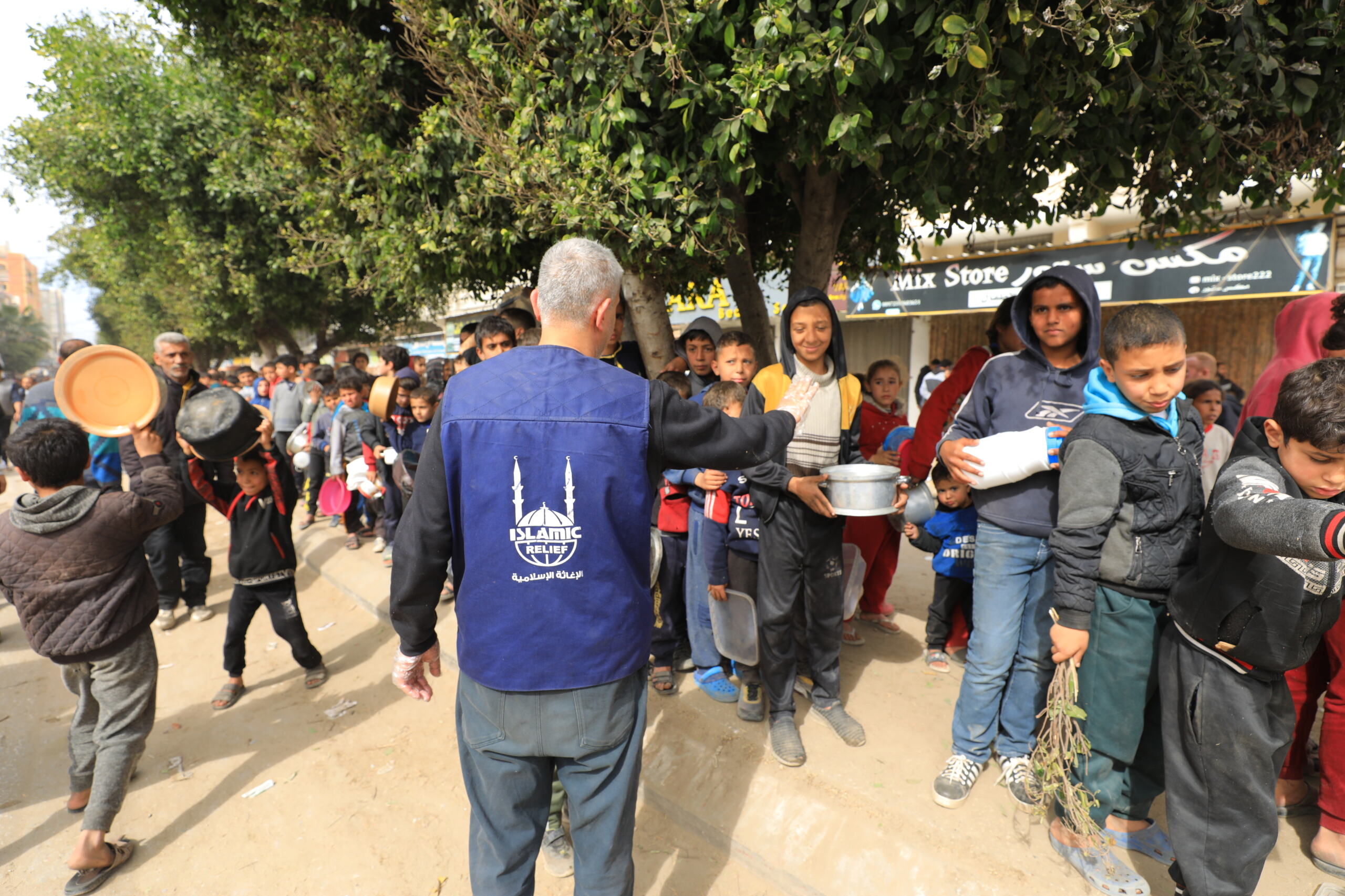 Islamic Relief staff providing daily meals in Gaza