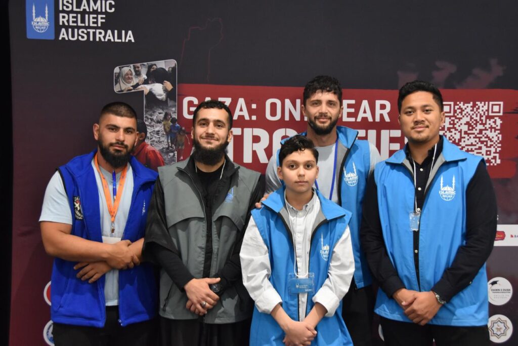 group photo of Islamic Relief volunteers