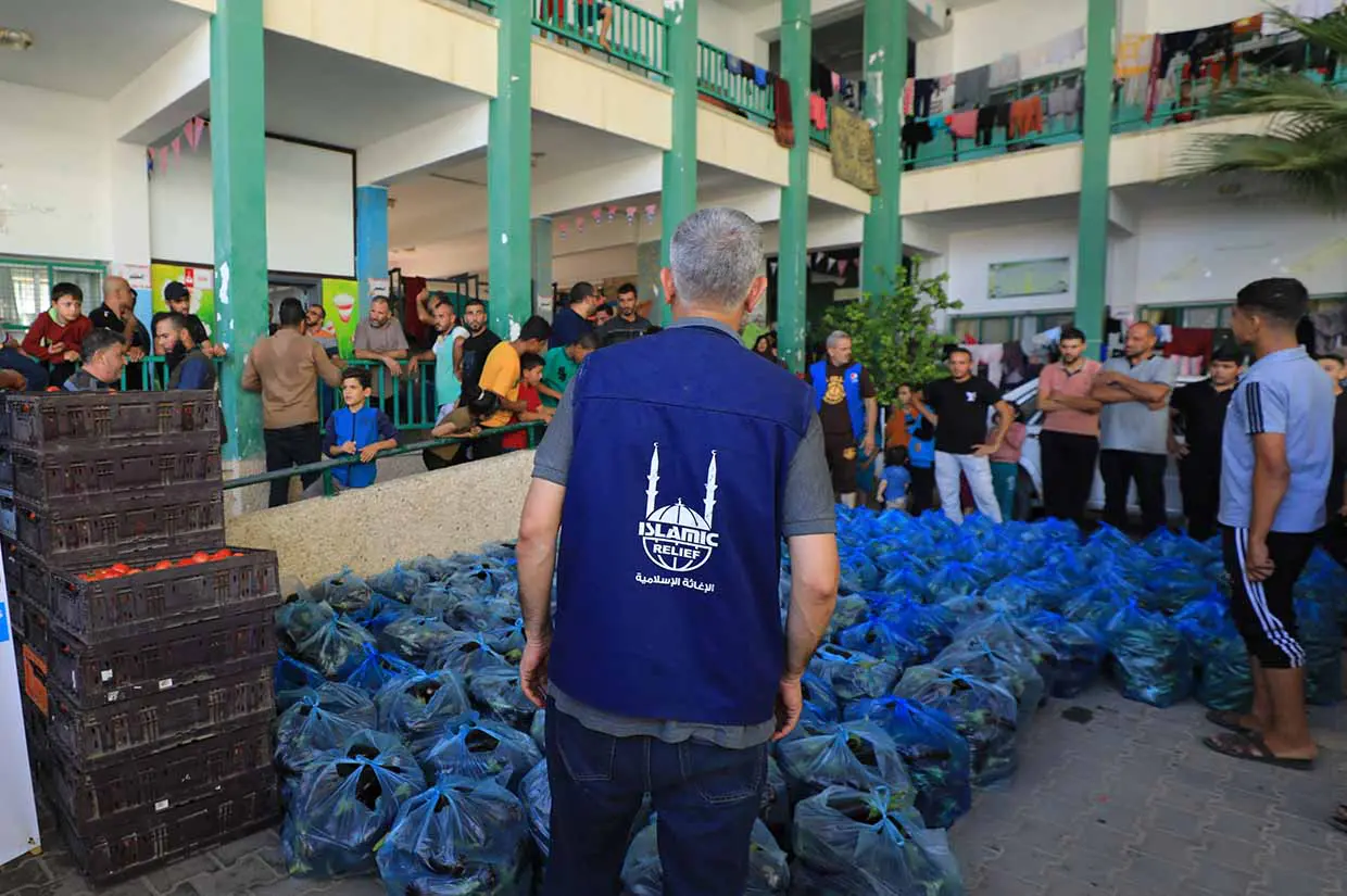 Gaza: The Challenges of Providing Aid Amid Ongoing Bombardment