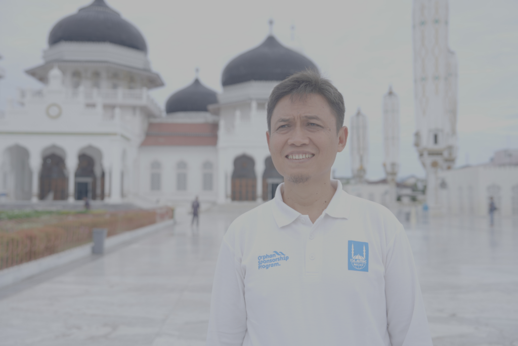 Ede returning to Banda Aceh, reflecting on his experiences there since the 2004 disaster